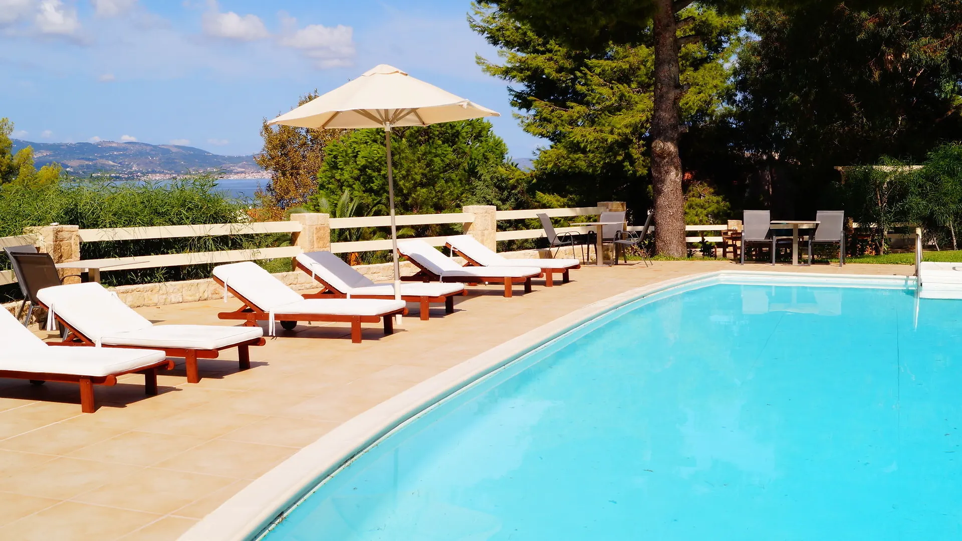 Belvista Luxury Apartments Argostoli  Aparthotel